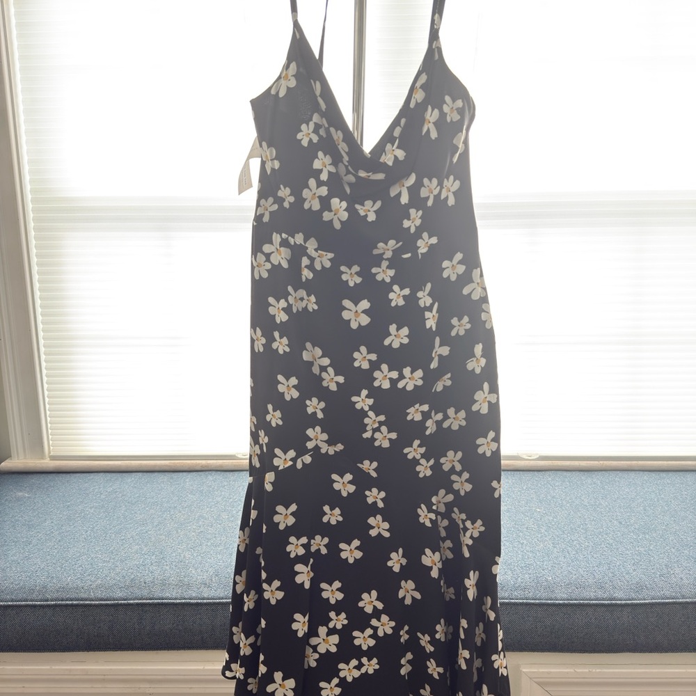 NWT Fame and Partners Black Maxi with White Floral Daisy - Ashlee Dress- Satin